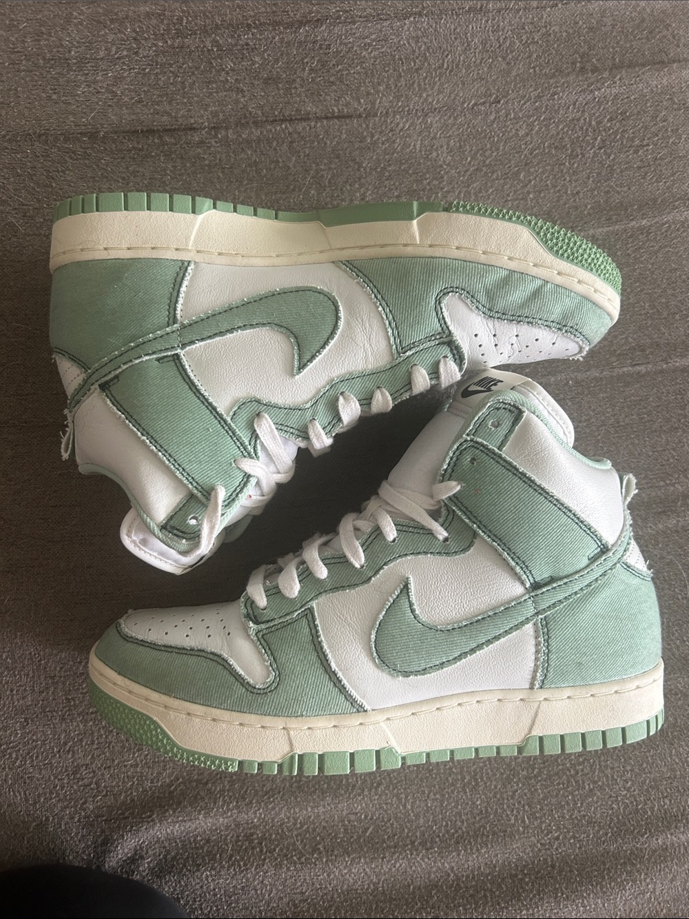 Nike High-Top Sneakers in Mint Green and White